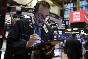 Dow Jones Sinks 1,000 Points Over Global Economic Fears - CSMonitor.com